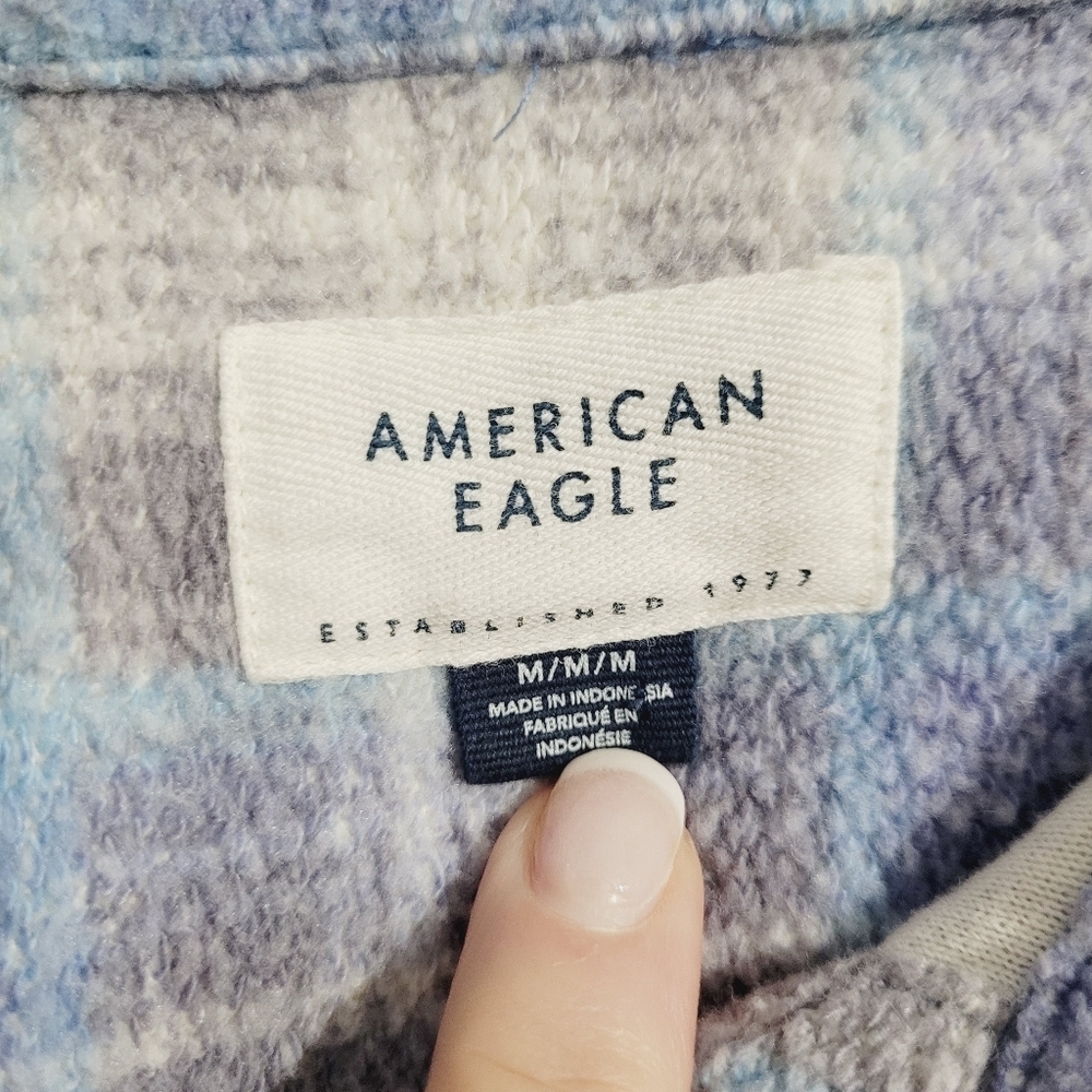 American Eagle Plaid Oversized Shacket Shirt Blue Gray Women's Size Medium SOFT - Picture 11 of 13